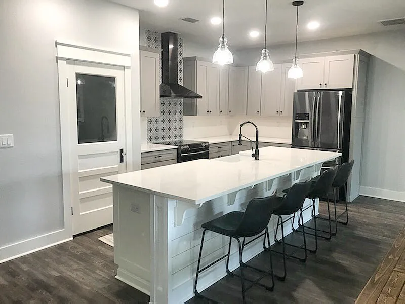 Custom granite countertop in a Florida kitchen